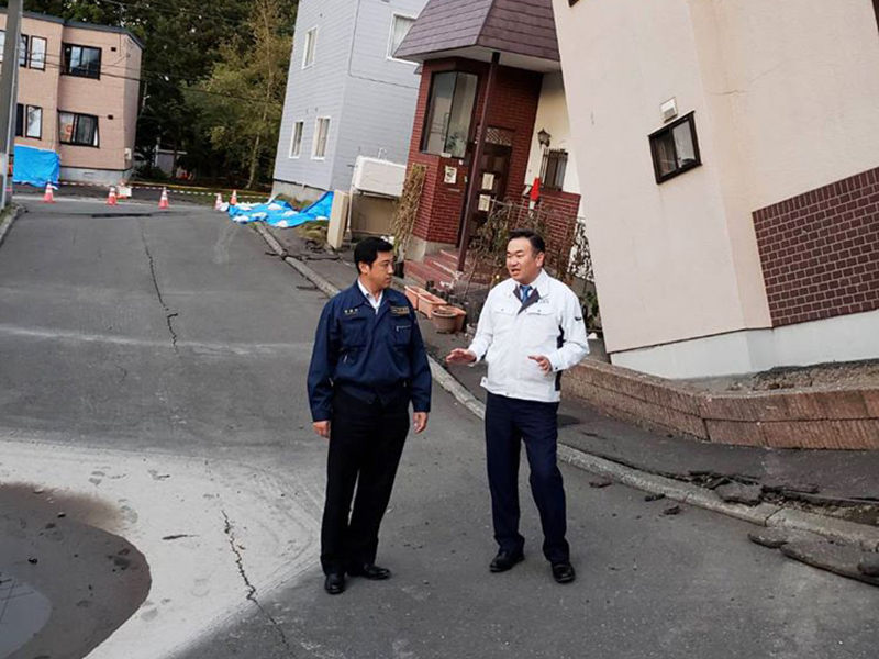安平町や清田区の北海道胆振東部地震の被災現場を訪問