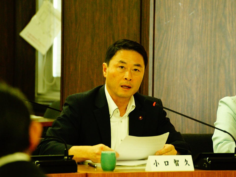 総務委員会で議案審査と都心エネルギーアクションプランに関する質問を行いました