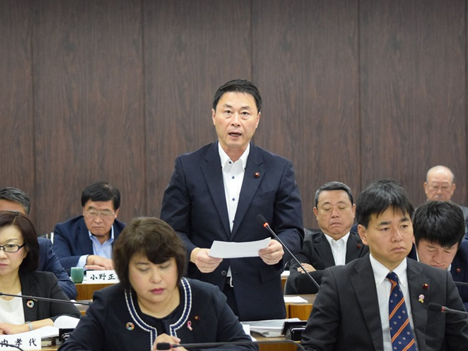 決算特別委員会で「①札幌市ＩＣＴ活用戦略について」と「②創成東地区のまちづくりについて」質問をしました。