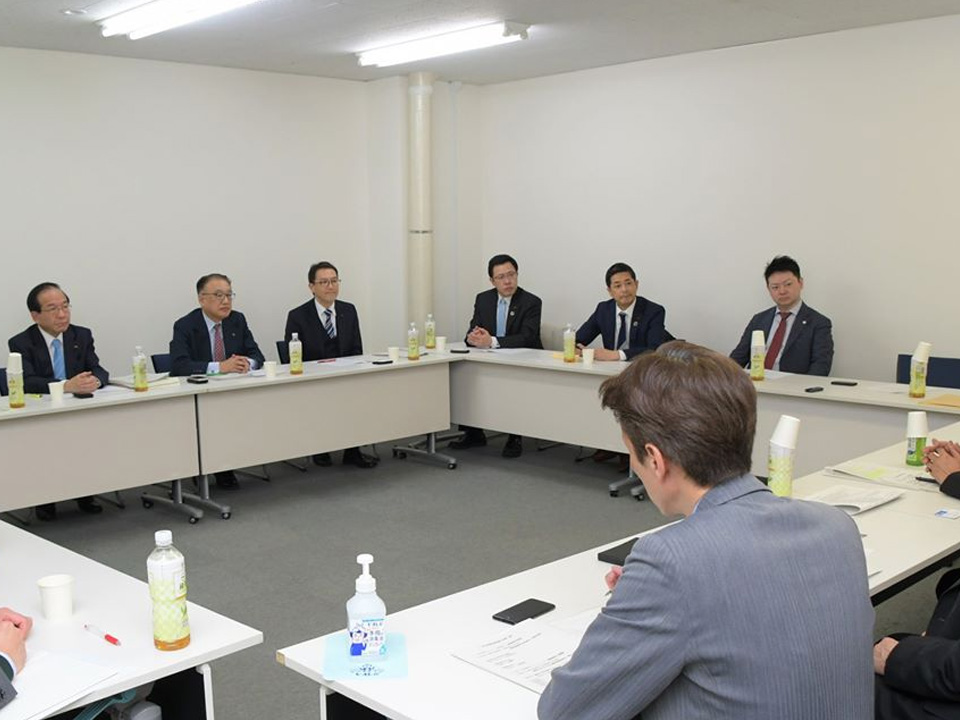 新型コロナ感染症対策緊急要望を8団体からヒアリング