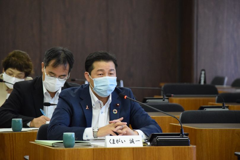 文教委員会が招集され、教育現場における「一人一台のタブレット端末の活用に関して」質疑をさせて頂きました