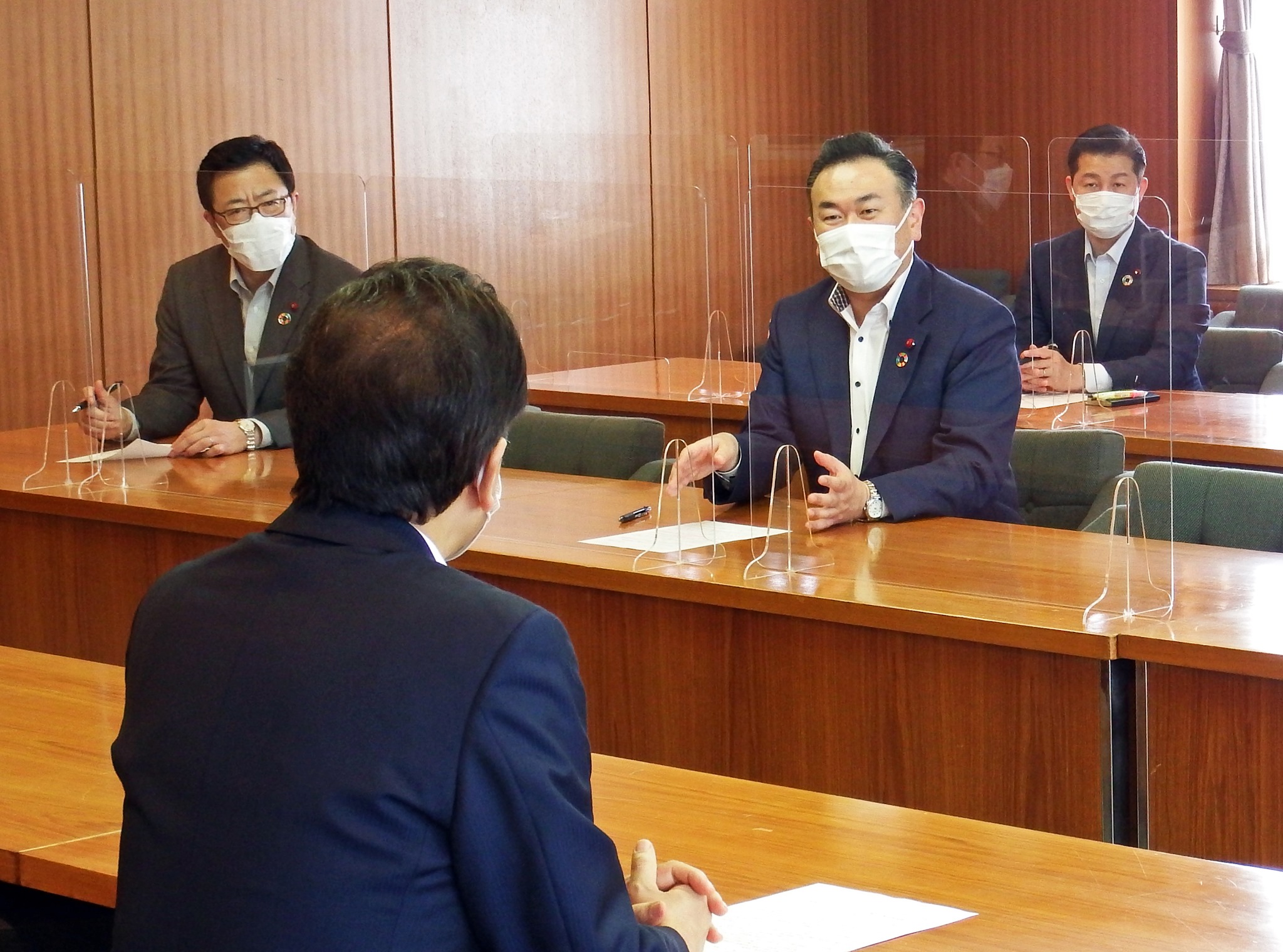 第８回コロナ対策緊急要望書を秋元札幌市長へ提出