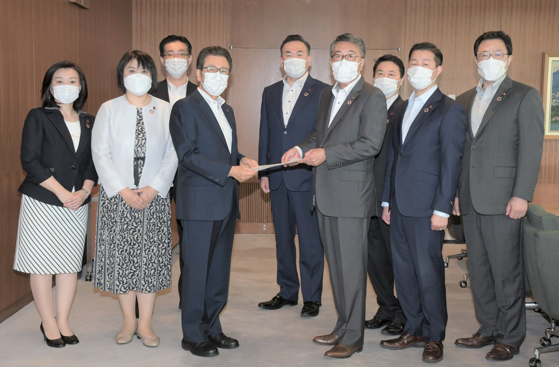 札幌市議会公明党議員会として８回目となる緊急要望を秋元市長に提出しました