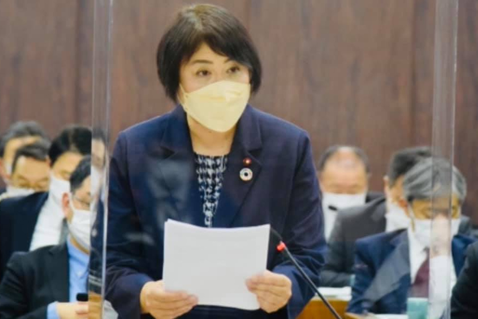 決算特別委員会危機管理対策室で「避難所の備蓄について」質問させて頂きました